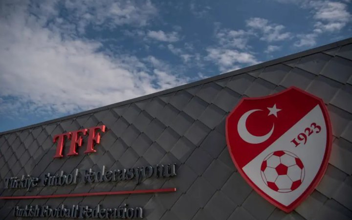 У Туреччині сотні футбольних суддів спіймали на участі у ставках