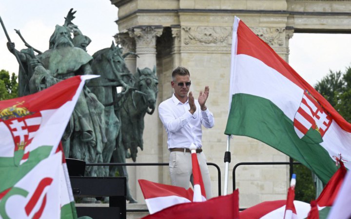 Опозиція: Орбан отримував від оточення “натягнуті” рейтинги своєї партії