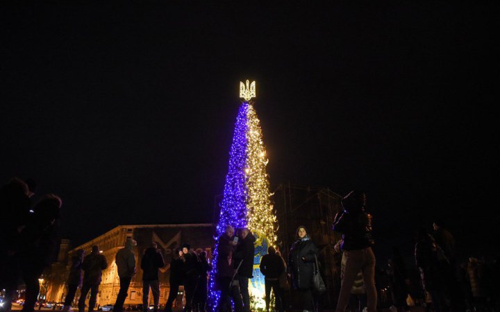 КМДА: Головна ялинка буде, масові святкування – ні