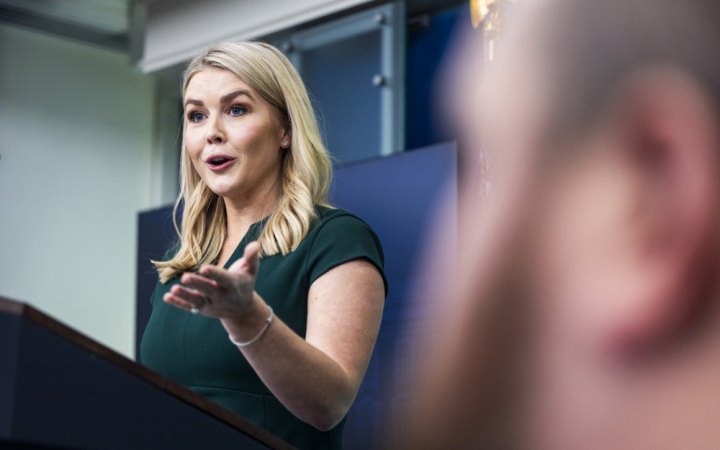 Прессекретарка Трампа: США не можуть нескінченно постачати Україні зброю