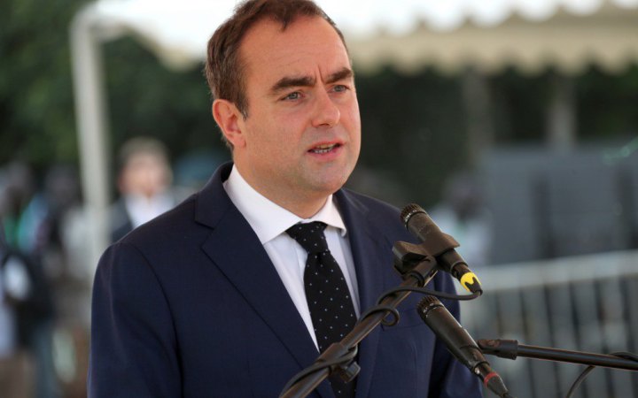 Франції загрожує “шатдаун”: уряд подав законопроєкт про тимчасове фінансування