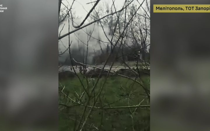 ГУР: у Мелітополі через вибух мінімум четверо окупантів поранені та пошкоджений “Урал”