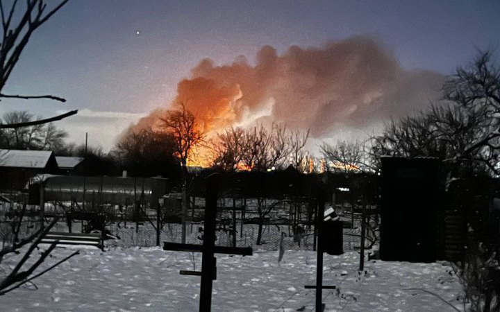 У РФ палають дві нафтобази, дрони летіли на Москву