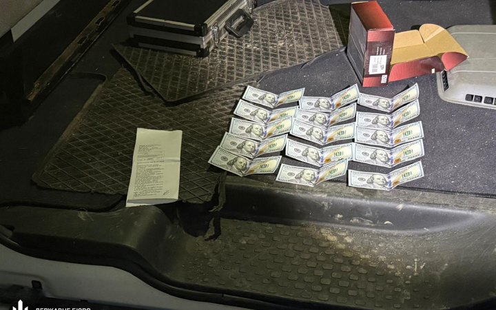 ДБР затримало на Волині правоохоронця, якого підозрює у вимаганні грошей за зняття з розшуку ТЦК