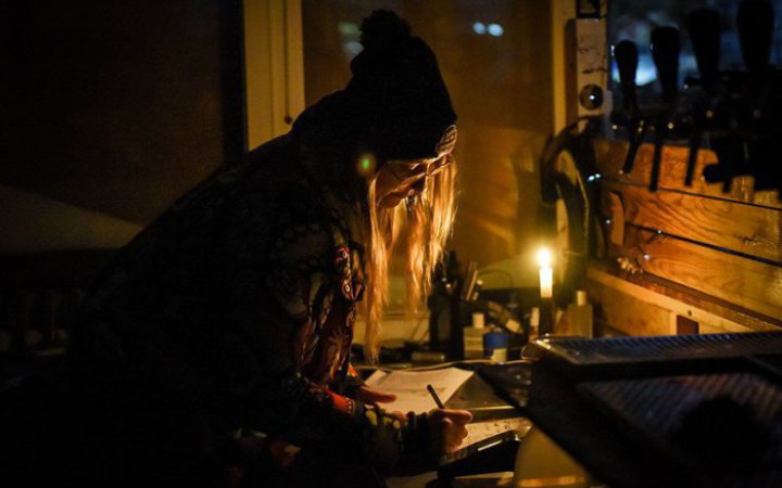 В кількох регіонах України запроваджені аварійні відключення електроенергії