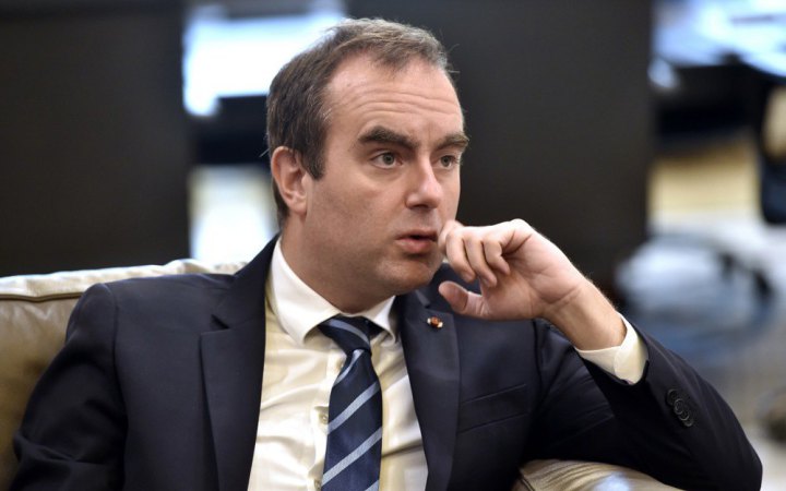 Уряд Франції знову на волосині: прем’єр затвердив бюджет в обхід парламенту