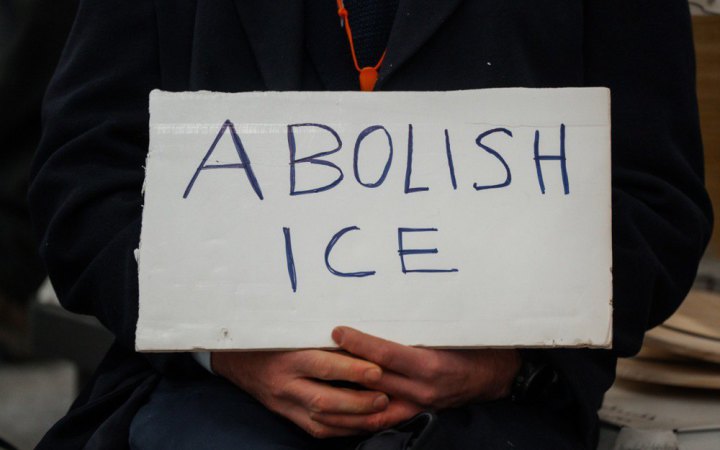 У Міннеаполісі затримали 100 кліриків, які вийшли на мітинг проти депортацій мігрантів