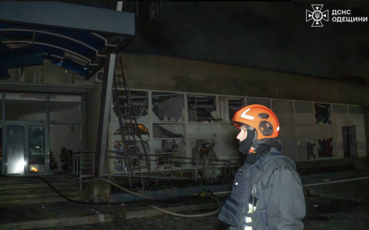 Одесу знову атакували БпЛА. Влучання у монастир та будинок, є троє поранених (доповнено)