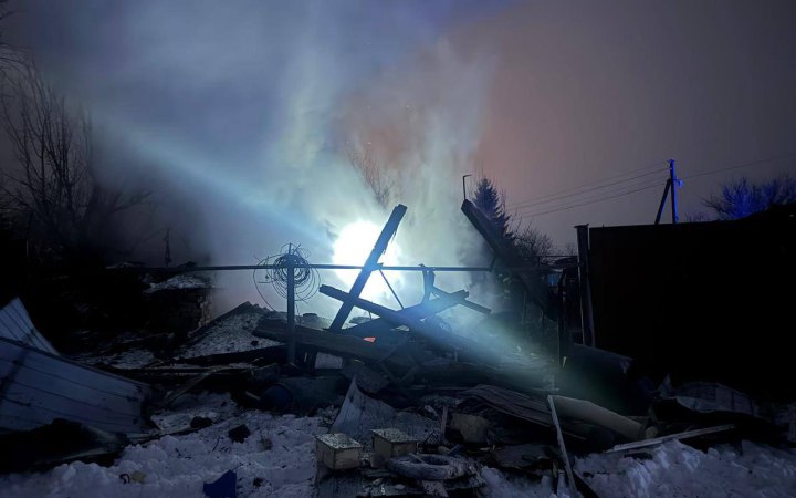 У Конотопі росіяни знищили житловий будинок і пошкодили школу