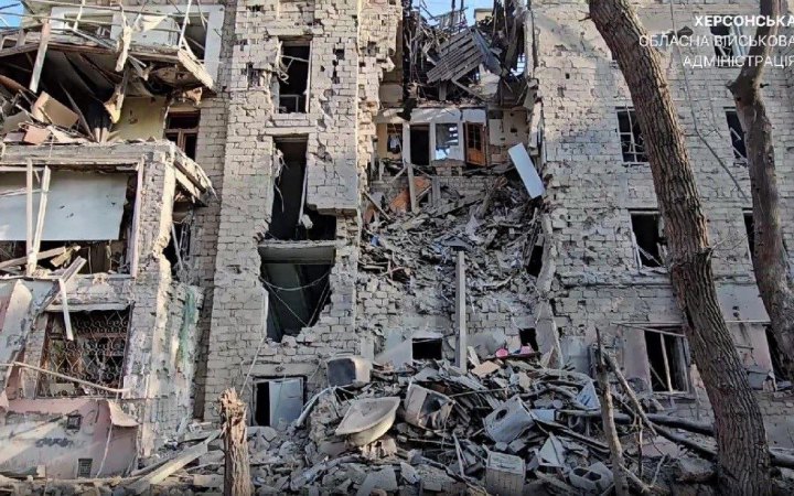 Росіяни знову атакували критичну та соціальну інфраструктуру Херсонщини, поранені цивільні