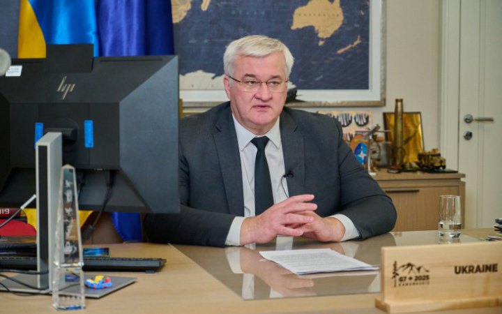 Угорщина затримала сімох співробітників Ощадбанку та авто з десятками мільйонів доларів і євро