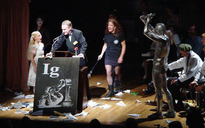 Організатори Шнобелевської премії перенесли її зі США до Європи