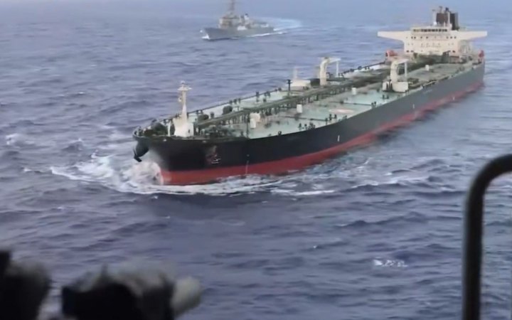 США на місяць скасували санкції проти Росії щодо нафти на танкерах