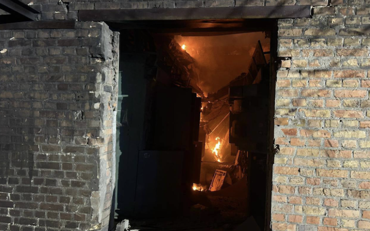 Ворог атакував енергетику і промисловість Одеської області. Є перебої з електропостачанням