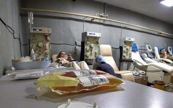 “Свідки Єгови” послабили заборону на переливання крові