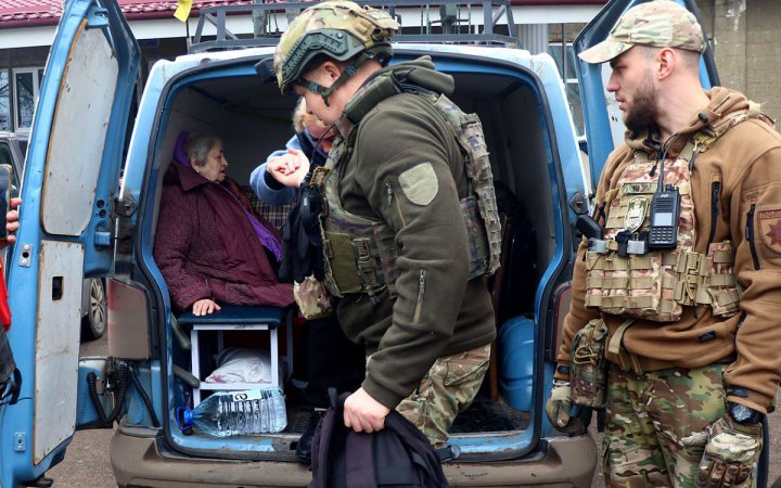 Шістьох людей вдалось евакуювати з прифронтової Дружківки