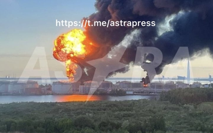 Дрони атакували нафтовий об'єкт в Петербурзі, де нині відкривається економічний форум