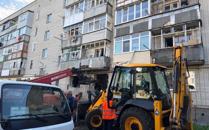 Росіяни на світанку атакували Конотоп. Є постраждалі та загибла (доповнено)
