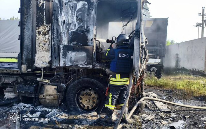 Росіяни вдарили дронами по підприємствах та будинках на Чернігівщині, є поранені (оновлено)