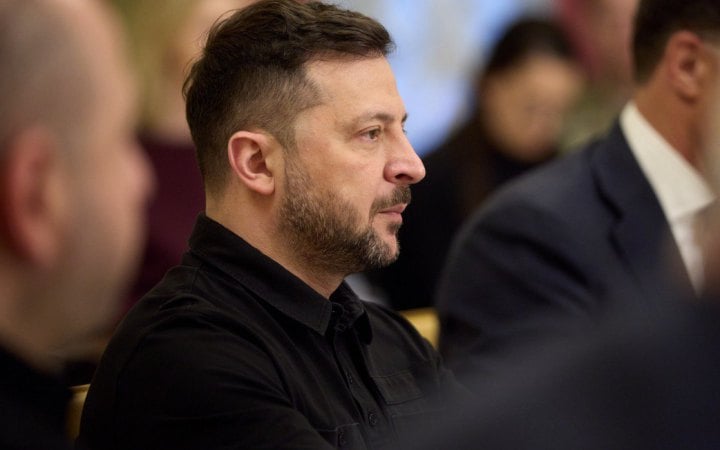 Макрон офіційно запросив Зеленського на саміт “Великої сімки”