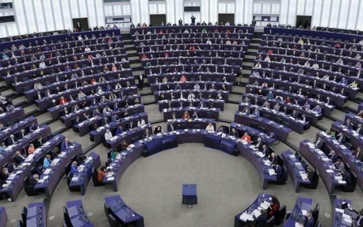 У Європарламент внесли дві поправки з критикою рішення Зеленського про Героїв УПА