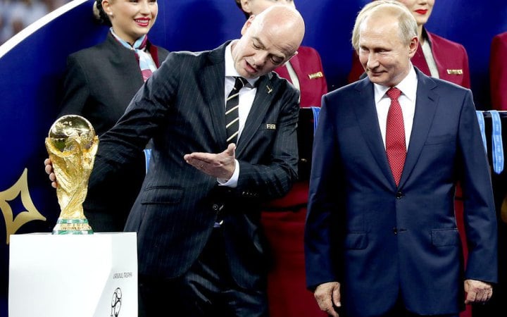 ФІФА збирається розглянути повернення російських збірних та клубів на футбольні змагання