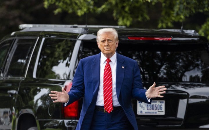Трамп переконує, що його рекордно низький рейтинг – це фейк корумпованих соціологів
