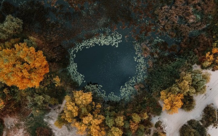 На вихідних в Україні місцями дощитиме, вдень прогріється до +19°