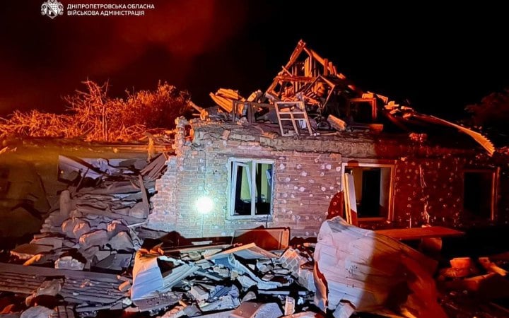 Росіяни завдали удару по Дніпру, постраждала жінка