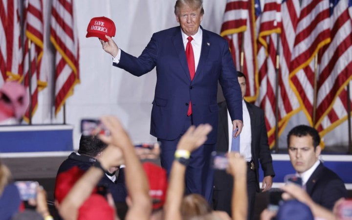 Трамп припустив, що 200% митного тарифу проти Росії та України могли б зупинити війну